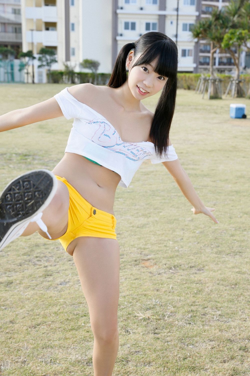 Jedna cała książka ALL Mariko Shinoda in L.A. !!》 [Weekly Young Jump] 2015 No.04-05 Photograph Strona 1 No.74f886