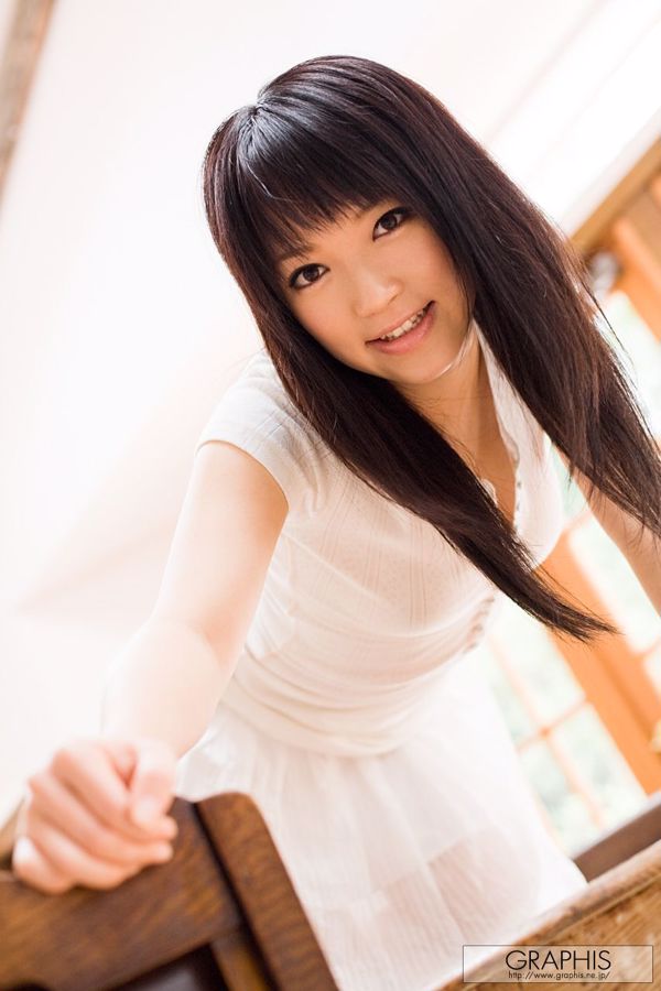 乙井なずな/乙井荠 [Graphis] First Gravure 初脱ぎ娘