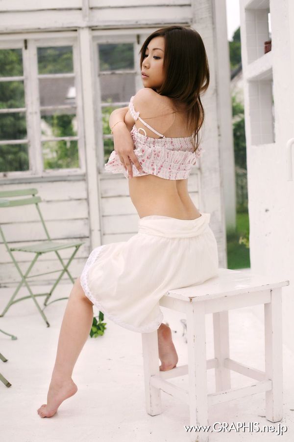 Ayumi Kobayashi Kobayashi Aiyu [Graphis] Erste Gravur