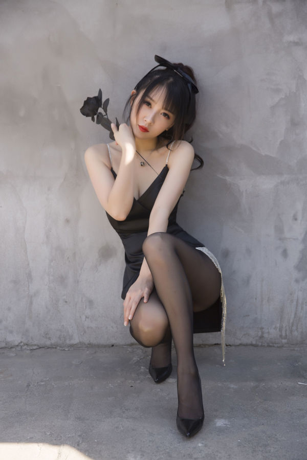 [COS phúc lợi] Douyu Anchor Little Witch Luna - Tua đen