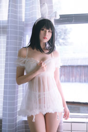 [Welfare COS] Anime Blogger Tian Lulu - Romantic White Rabbit