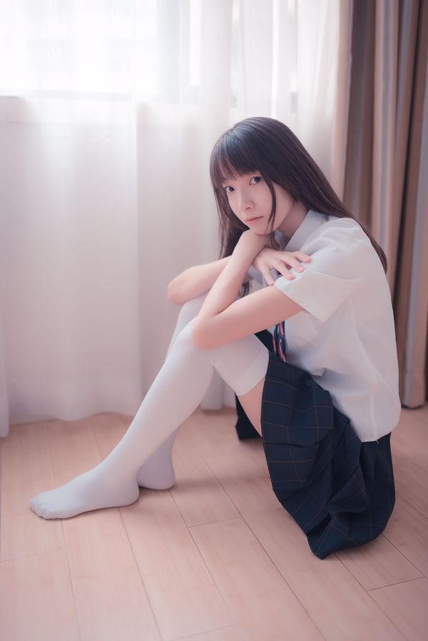 [ทุ่งลม] NO.004 ผ้าไหมสีขาวสดสาวข้างบ้าน