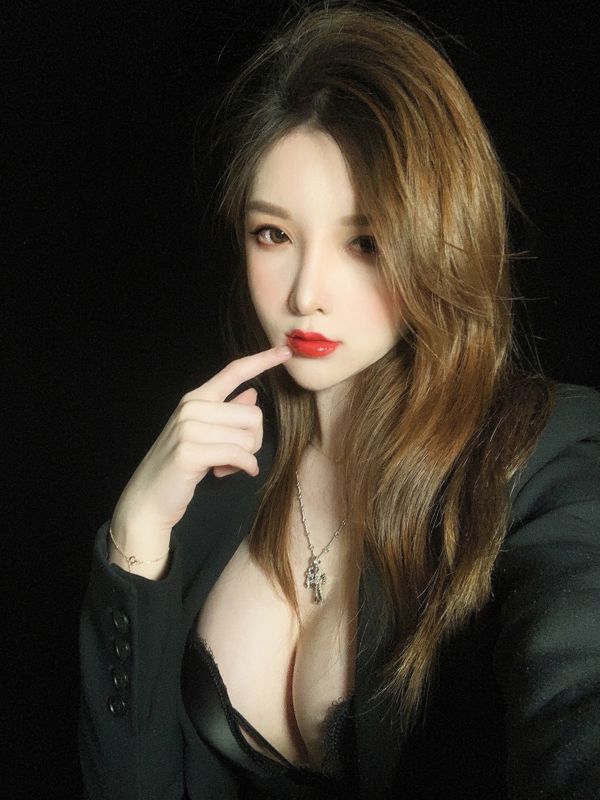 [COS Welfare] Xiao Yangze - Un'elegante donna cattiva