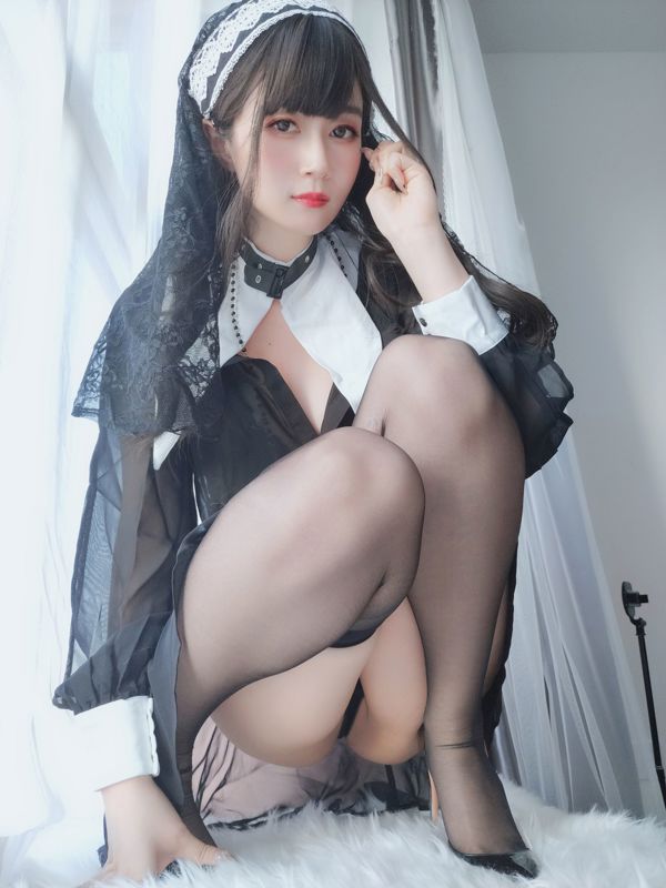 [Célébrité Internet COSER photo] Mlle Coser Baiyin - nonne en dentelle