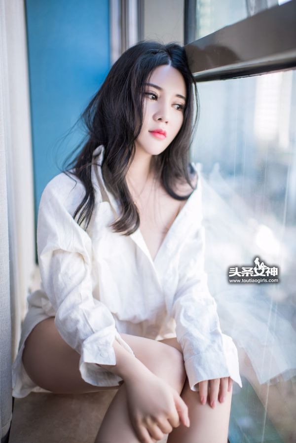 Sukki Kerr "พัฒนาการเซ็กซี่เสื้อเชิ้ตสีขาวน่าหลงใหล" [Headline Goddess]
