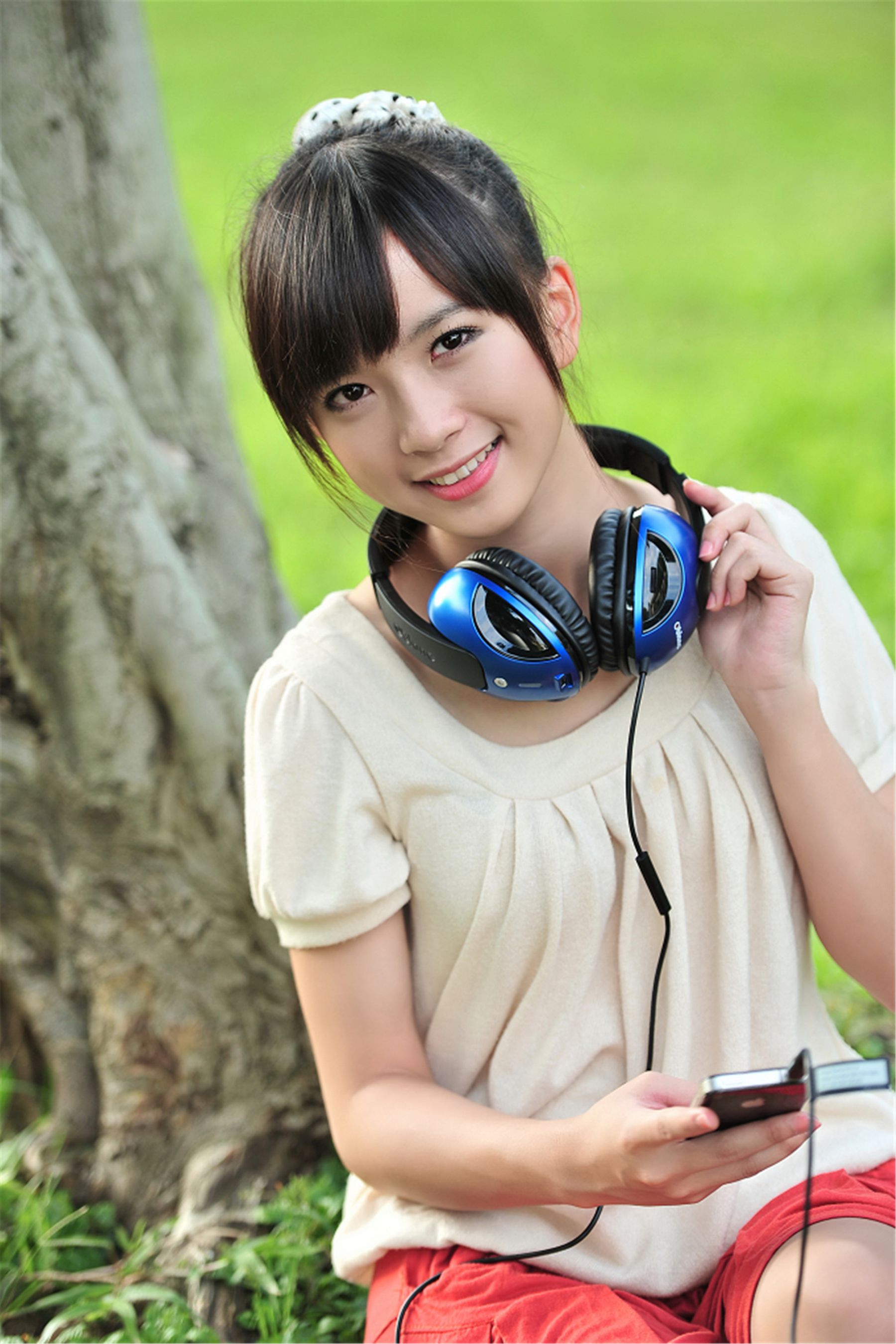 Taiwanese beautiful girl Xiao Jing (Yu Chengjing) "Outside Shooting in Yixian Park" Page 11 No.c897e8