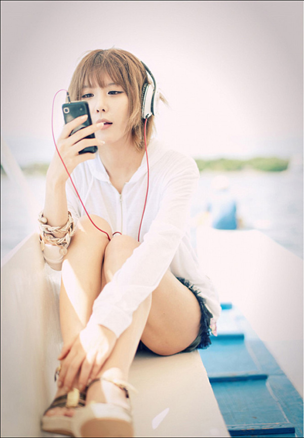 Xu Yunmei (허윤미) "Chica fresca de auriculares"